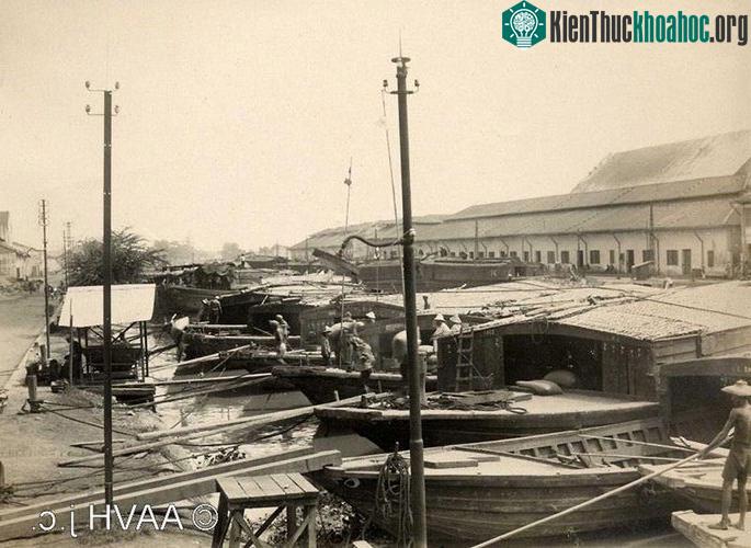 Thuyền chở gạo