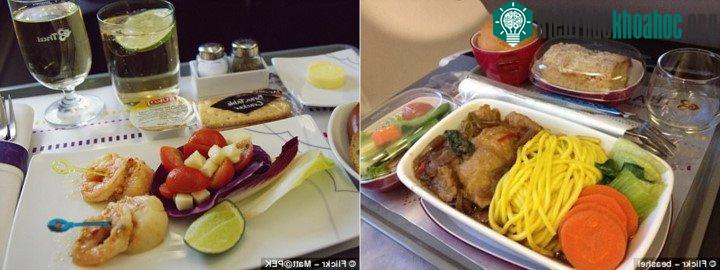 Bữa ăn của những hành khách khoang phổ thông trông vô cùng thịnh soạn
