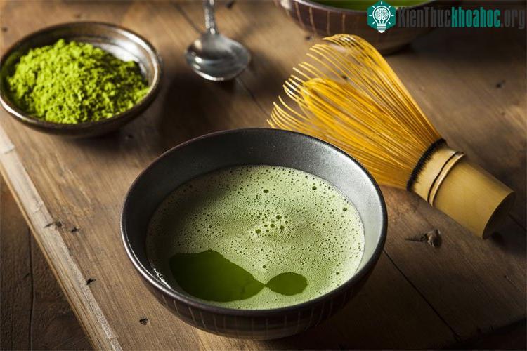 Matcha gây sốt không chỉ vì mùi hương thơm và vị ngon mà còn vì rất nhiều lợi ích cho sức khỏe.