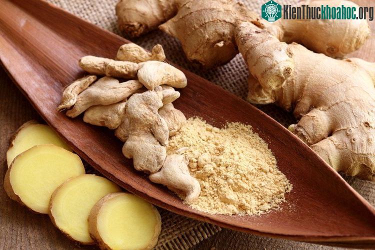 Hợp chất 6-shogaol có trong gừng khô khiến gừng khô có mùi và vị nồng hơn gừng tươi.