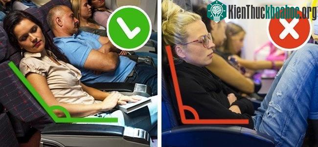 Hãy chọn một tư thế ngủ phù hợp và thay đổi bởi nếu bạn nằm nghiêng 1 bên quá lâu có thể gây đau thắt lưng.