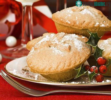Tại Vương quốc Anh, ăn Mince-Pie (món bánh ngọt truyền thống) vào dịp Giáng sinh sẽ bị coi là bất hợp pháp
