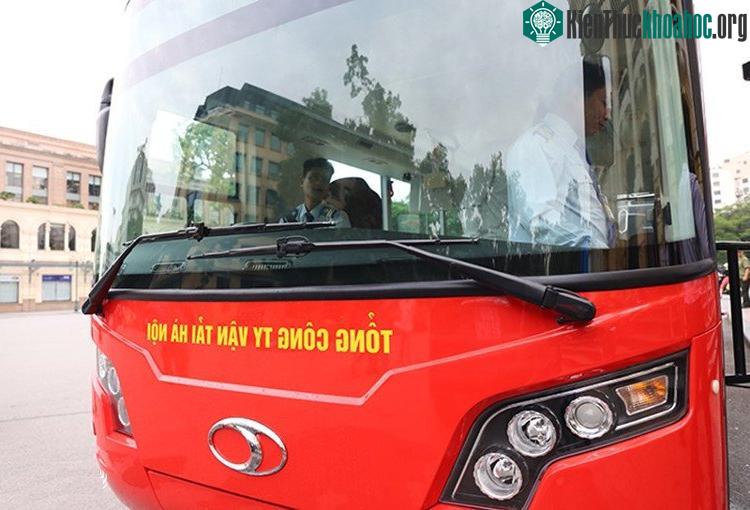 Xe trang bị hệ thống wifi 4G, trang thiết bị hiện đại.