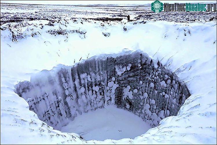 Hố tử thần xuất hiện ngày càng nhiều ở Siberia, Nga.