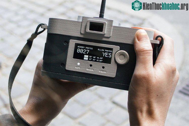 Camera Restricta.