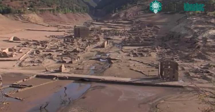 Tàn tích của thị trấn Mansilla de la Sierra.