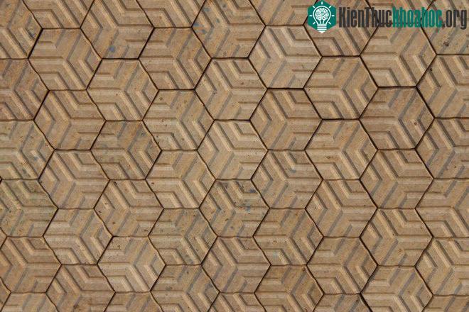 Rác thải được tái chế thành đá lát nền.