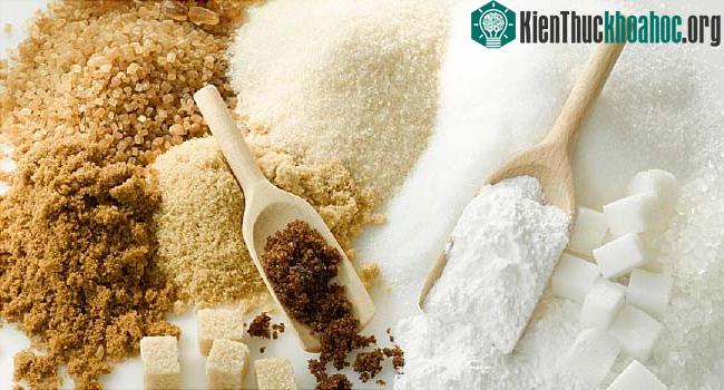 Món ăn có đường rất dễ bị cháy khét, chính vì vậy bạn nên đun lửa nhỏ và không để món ăn bị cạn.