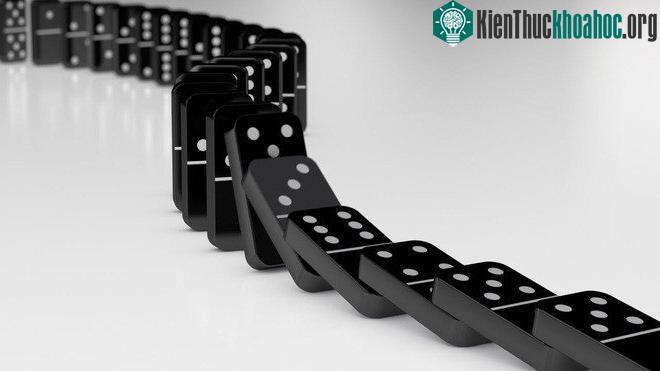 Một phản ứng dây chuyền chẳng khác cách những quân domino đổ xuống.