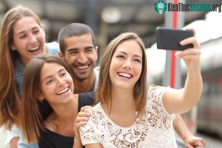 Ảnh trên hộ chiếu không được phép cười