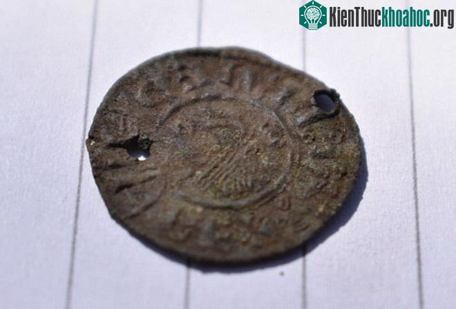 Đồng xu Anglo saxon. (Nguồn: dailymail.co.uk).