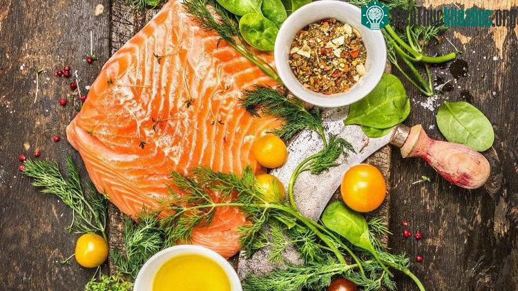 Bữa ăn đầy đủ chất dinh dưỡng sẽ có lợi và chống thèm ăn hơn nhiều bữa ăn tạm bợ.