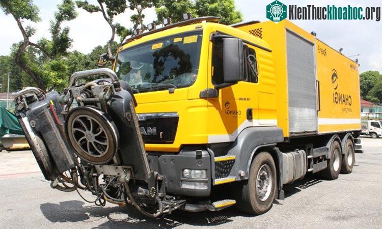 Dọn dẹp đường băng.
