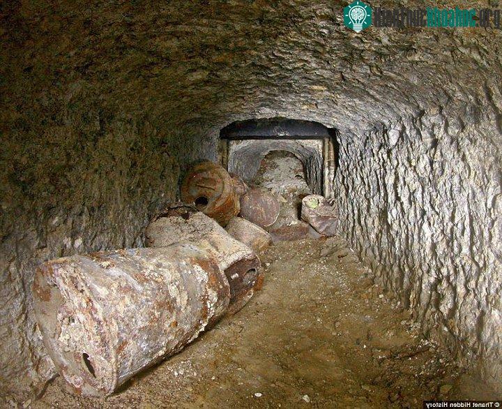 Nơi này có thể là hầm trú ẩn tránh bom thời chiến tranh.