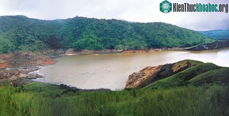 Hồ Nyos