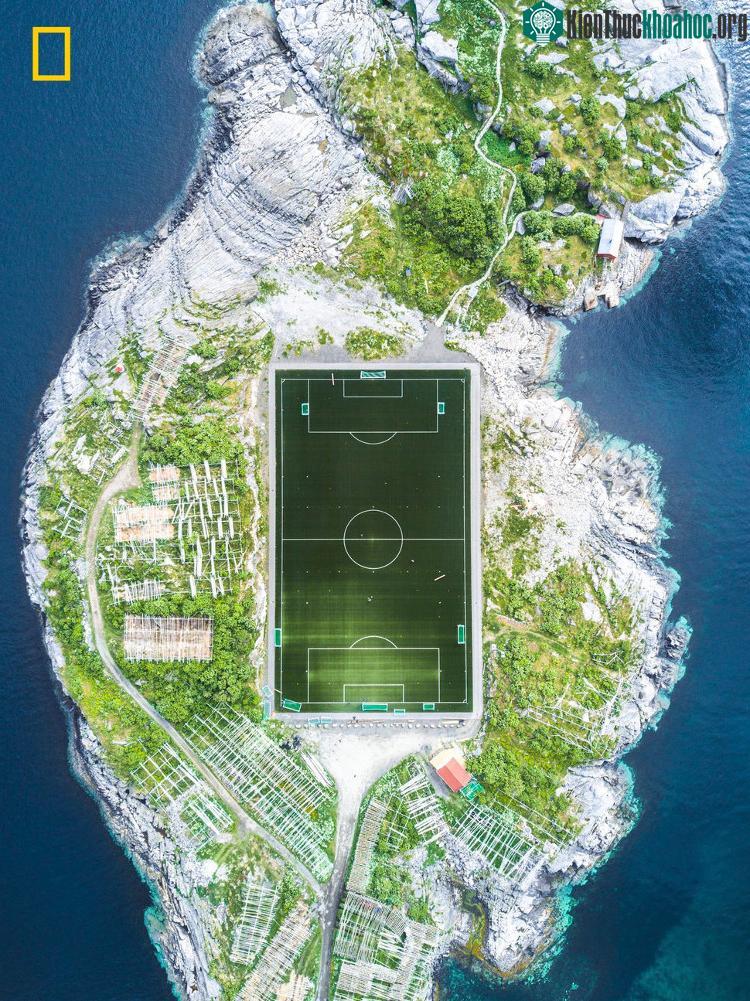 Henningsvær Football Field, Henningsvær, Nordland, Na-uy
