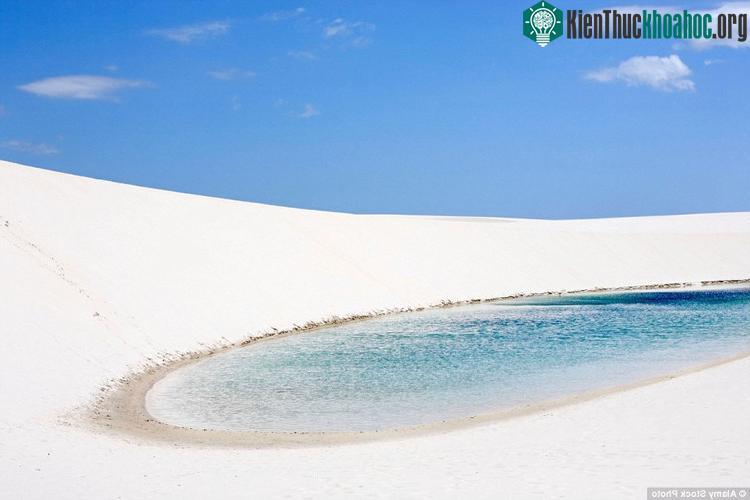 Khu vực này rộng lớn và khá khắc nghiệt nên du khách được khuyến cáo không nên khám phá một mình.