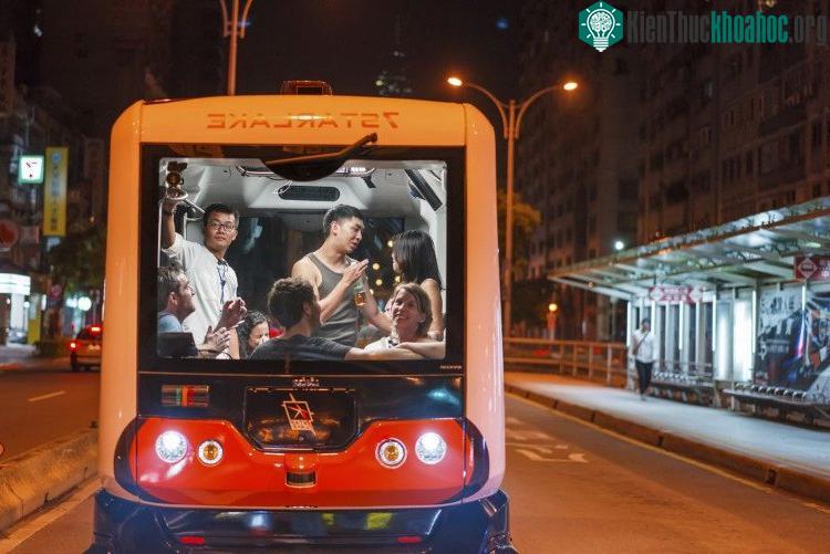EZ10 là chiếc xe bus tự lái đầu tiên ở Đài Loan.