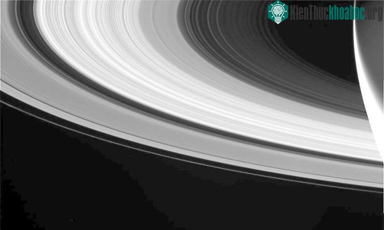 Cassini chụp lại hình ảnh sao Thổ cùng các vành đai trong lần bổ nhào cuối cùng xuống khí quyển của hành tinh này.
