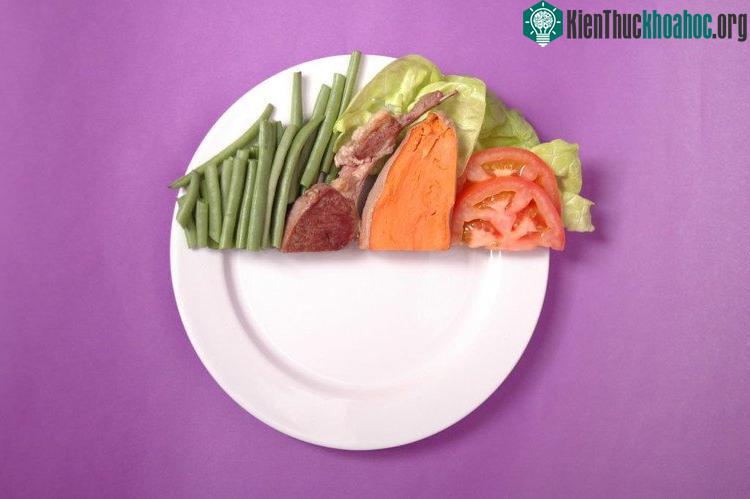 Chìa khóa của một chế độ ăn uống lành mạnh là ăn vừa đủ - không ăn quá no.