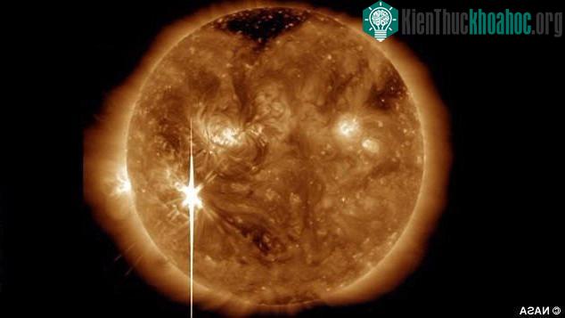 Ánh sáng rất lớn có thể dễ dàng thấy được. (Ảnh NASA.)