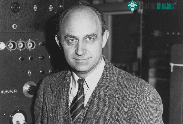 Enrico Fermi là 1 thiên tài toán học và vật lý.