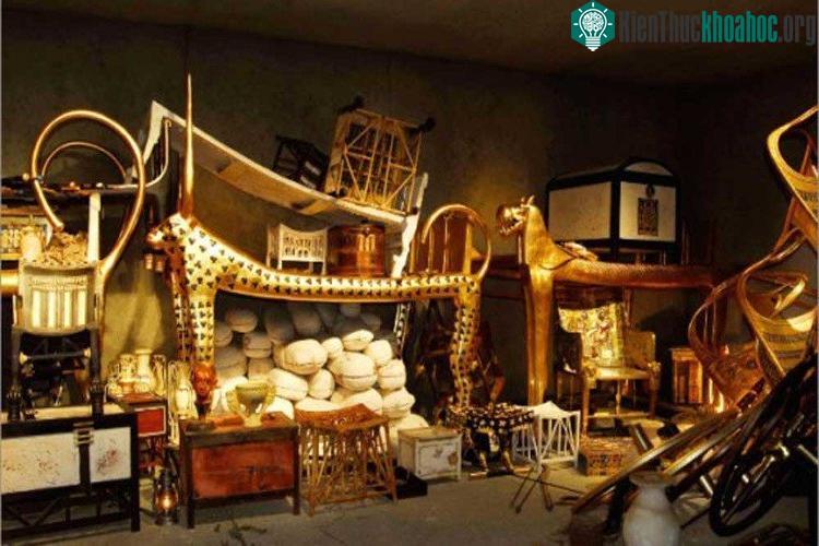 Kho báu bên trong lăng mộ của vị vua trẻ tuổi - (Ảnh: Elbalad.news).