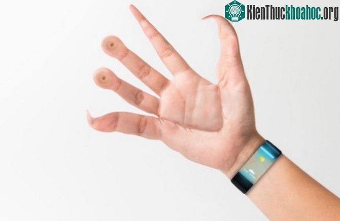 Ngón trỏ sẽ giúp điều hướng trong khi ngón cái và ngón út có thể hình dạng uốn cong.