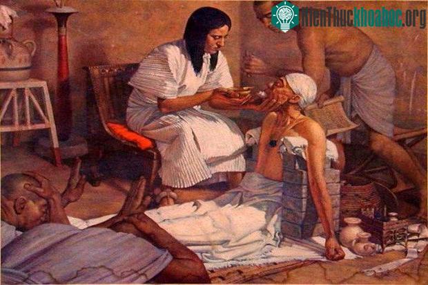 Kẹo của người Ai Cập cổ được làm từ trầm hương, nhựa cây thơm trộn với quế...