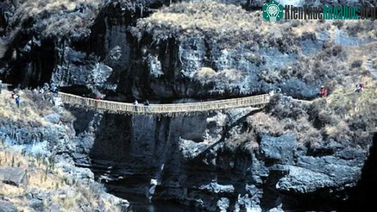 Cầu treo cuối cùng còn sót lại trong hệ thống đường bộ Inca.