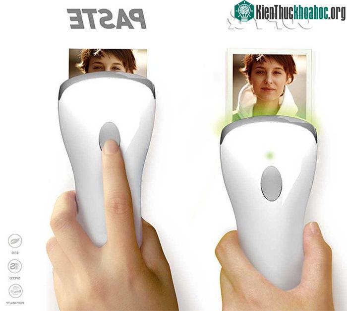Người dùng chỉ cần nhấn nút và quét đối tượng, sau đó chọn một mặt phẳng bất kỳ và nhấn nút lần nữa. (Ảnh: Yanko design).