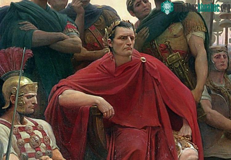 Caesar được tôn làm nhà lãnh đạo tối cao của La Mã năm 44 TCN.