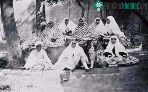 Hậu cung của shah Nasser al-Din.
