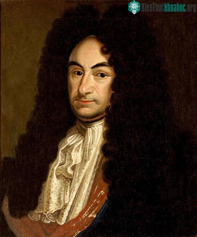 Gottfried Leibniz (IQ: 182-205).