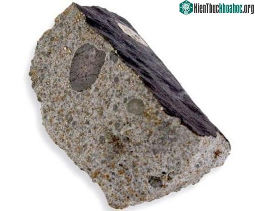 Thiên thạch ở Viện Bảo tàng lịch sử quốc gia Anh.