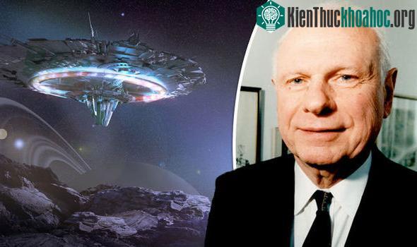 Cựu bộ trưởng quốc phòng Canada Paul Hellyer.