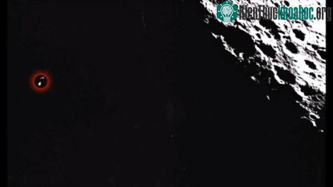 Black Knight? Một đoạn video mới nhất của Streetcap1 trình chiếu một “UFO” trên Mặt Trăng.