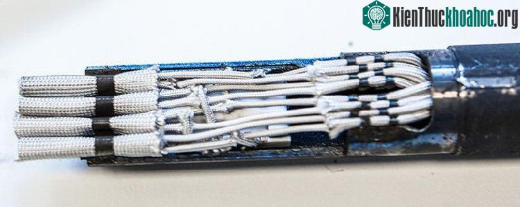 Mạch điện tử có con chip làm từ silic cacbua - (Ảnh: NASA).