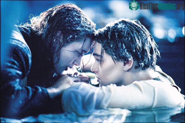 Rose đã sống sót, còn Jack vĩnh viễn không thể trở về.