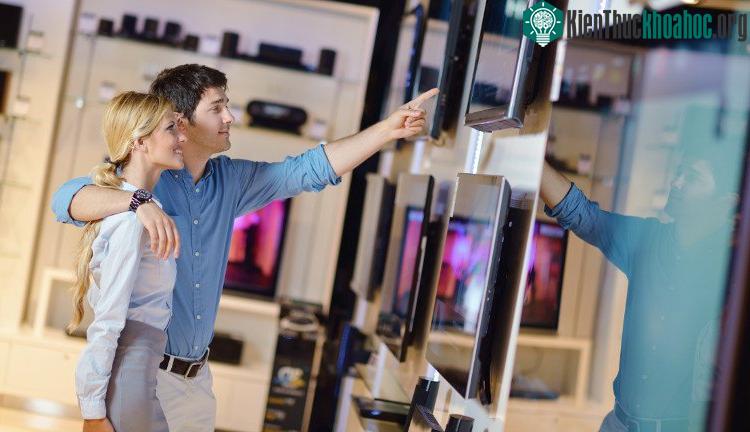 TV đã có tuổi đời phát triển ngót nghét 1 thế kỷ.