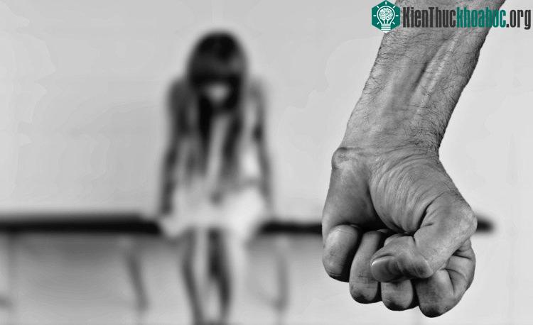 Kẻ hãm hiếp chỉ dừng lại khi họ nhận thức được mình sai lầm - (ảnh: INTERNET).