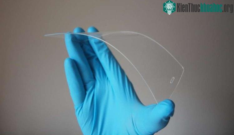 Graphene có tác dụng tăng cường tính dẫn điện, giúp các thiết bị cảm ứng nhạy hơn trong khi tiêu thụ điện ít hơn.