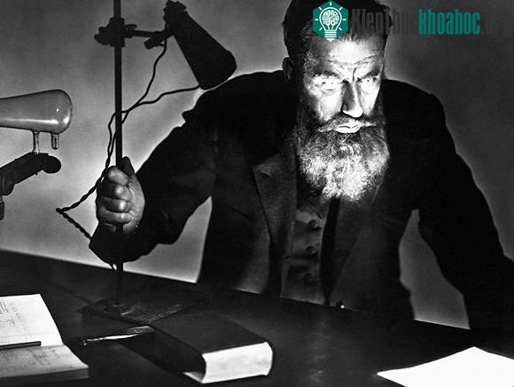 Wilhelm Conrad Roentgen.