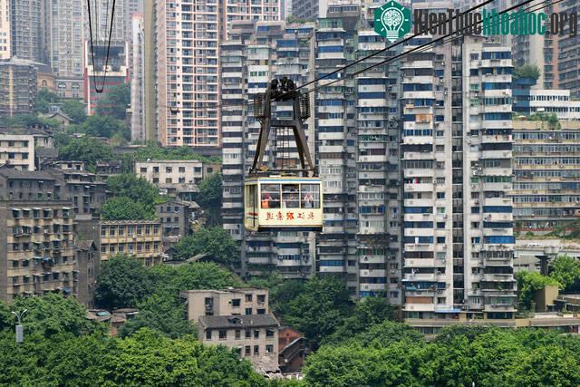 Và cáp treo ngay trong trung tâm thành phố