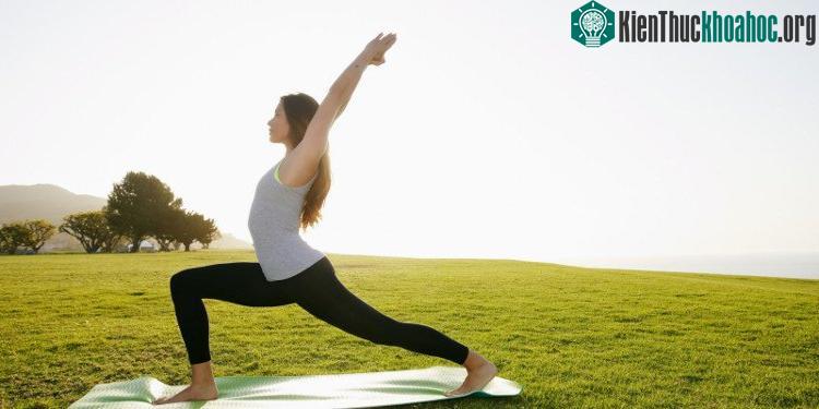 Cần tăng cường đi lại vận động, không ngồi hoặc đứng lâu 1 chỗ.