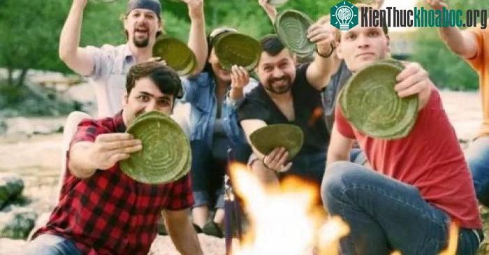Bạn có tin những chiếc bát này được làm hoàn toàn từ lá cây?