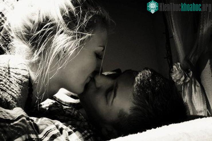Tình yêu có thể không dựa vào khả năng sinh sản trong xã hội hiện đại.