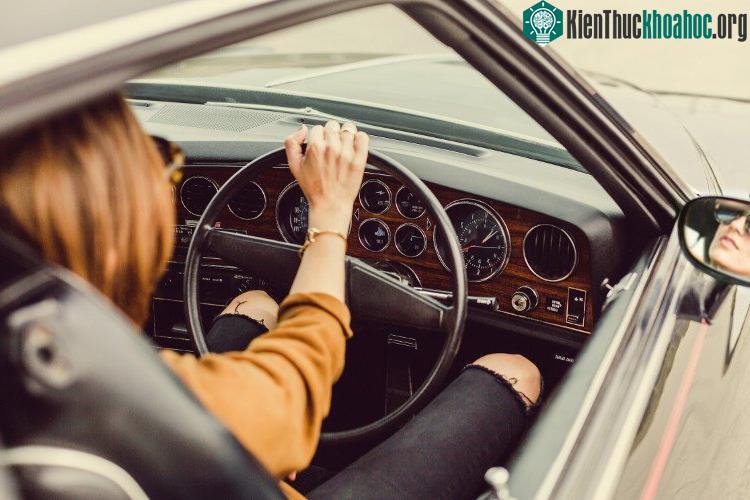 Xe hơi sẽ có cách mở khóa không ai ngờ tới.