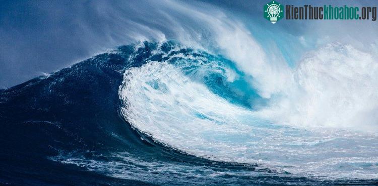 Tàu chở hàng khổng lồ MV Derbyshire cũng từng biến mất bí ẩn vào năm 1980.
