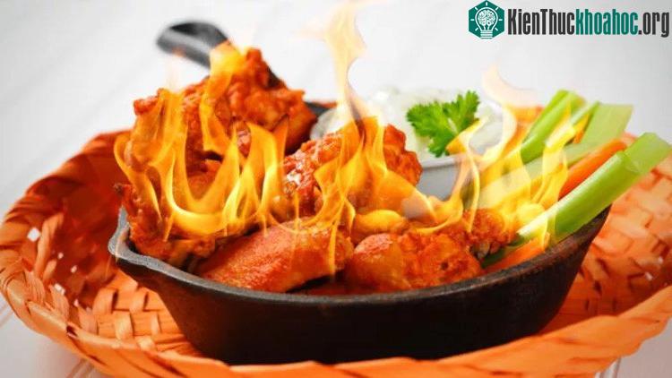 Hợp chất capsaicin được tìm thấy nhiều trong ớt có khả năng kích thích các thụ thể gây đau đớn ở lưỡi.